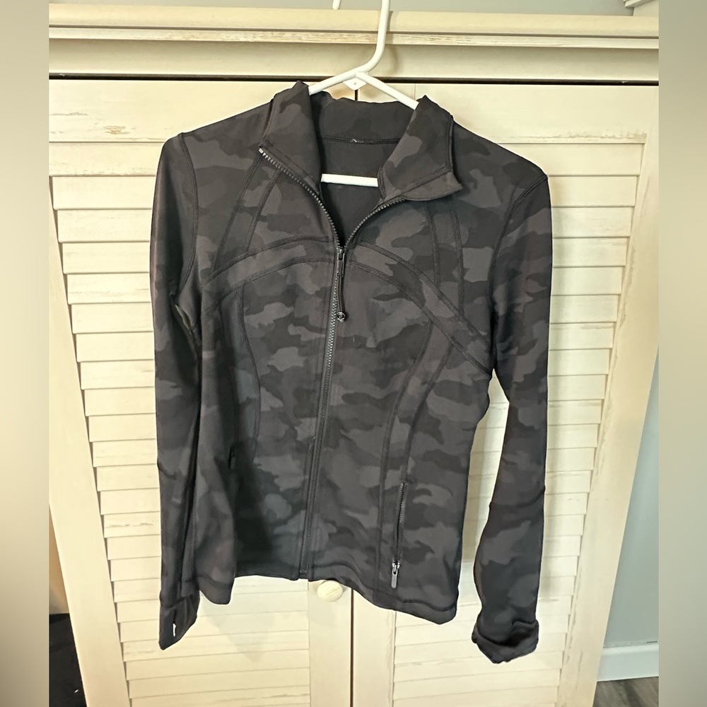 Lululemon define jacket size 8